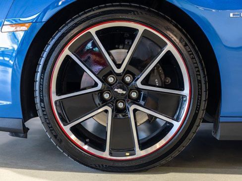 Used 2013 Chevrolet Camaro SS w/ Hot Wheels Special Edition RWD image 29