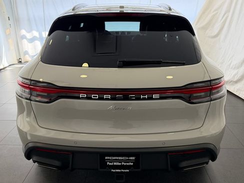 Certified 2026 Porsche Macan AWD/4WD image 8