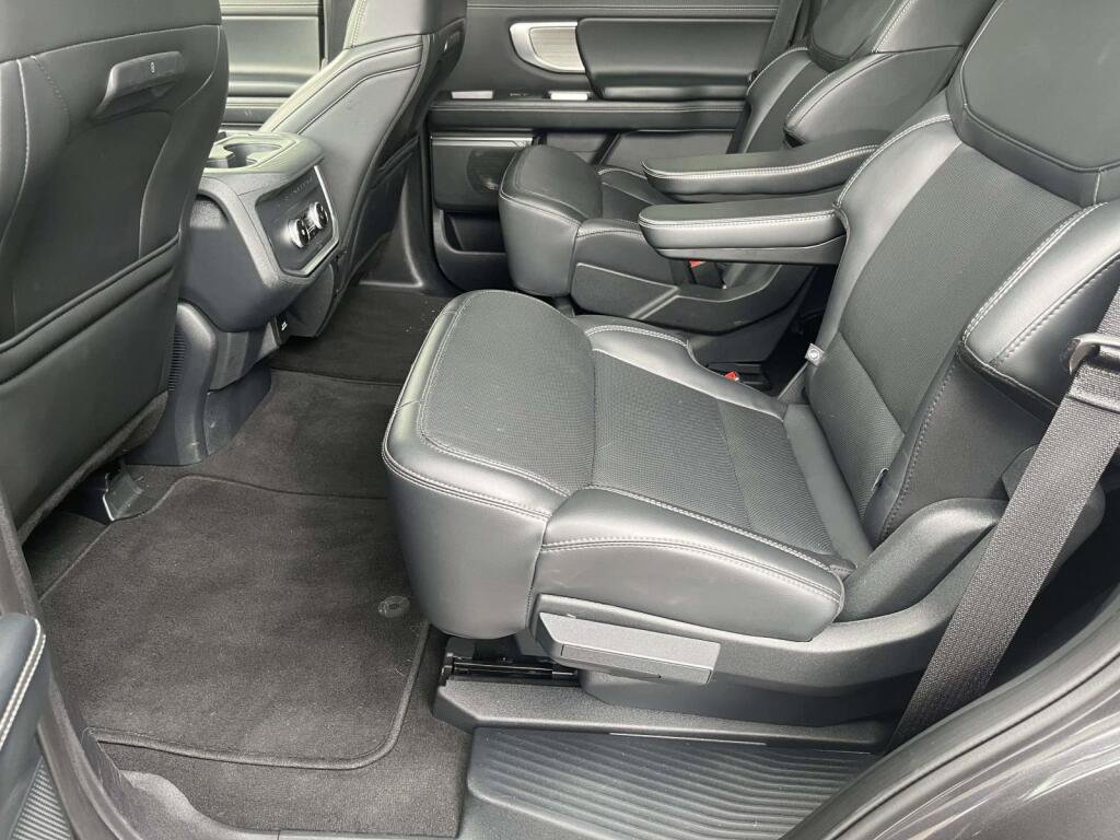 Certified 2025 Ford Expedition Platinum AWD/4WD image 18