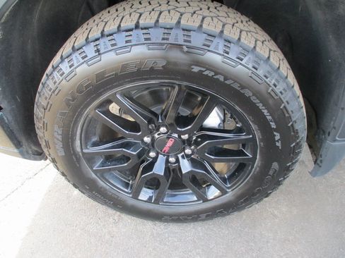 Certified 2026 GMC Sierra 1500 Elevation image 13