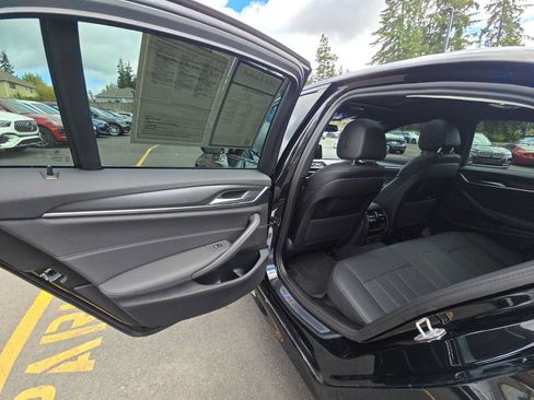 Used 2023 BMW 530e xDrive w/ M Sport Package AWD/4WD image 15