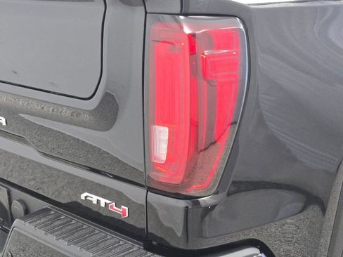 Used 2025 GMC Sierra 1500 AT4 w/ AT4 Premium Package AWD/4WD image 14