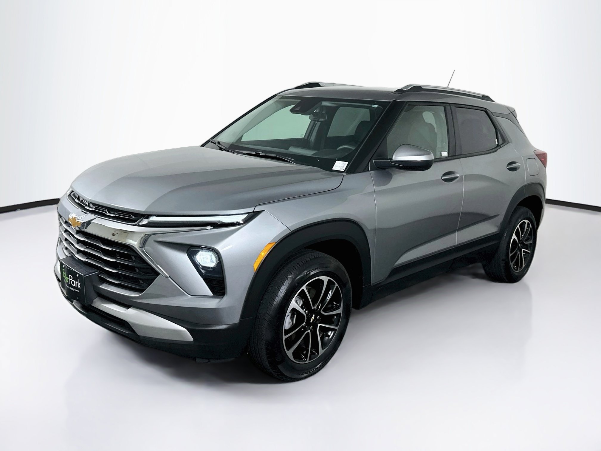 Used 2025 Chevrolet TrailBlazer LT AWD/4WD image 3