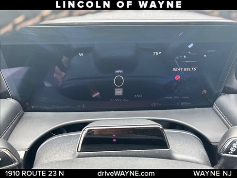 Certified 2025 Lincoln Aviator AWD image 17
