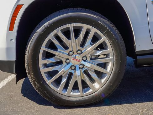 New 2026 GMC Yukon XL Denali w/ Denali Reserve Package AWD/4WD image 7