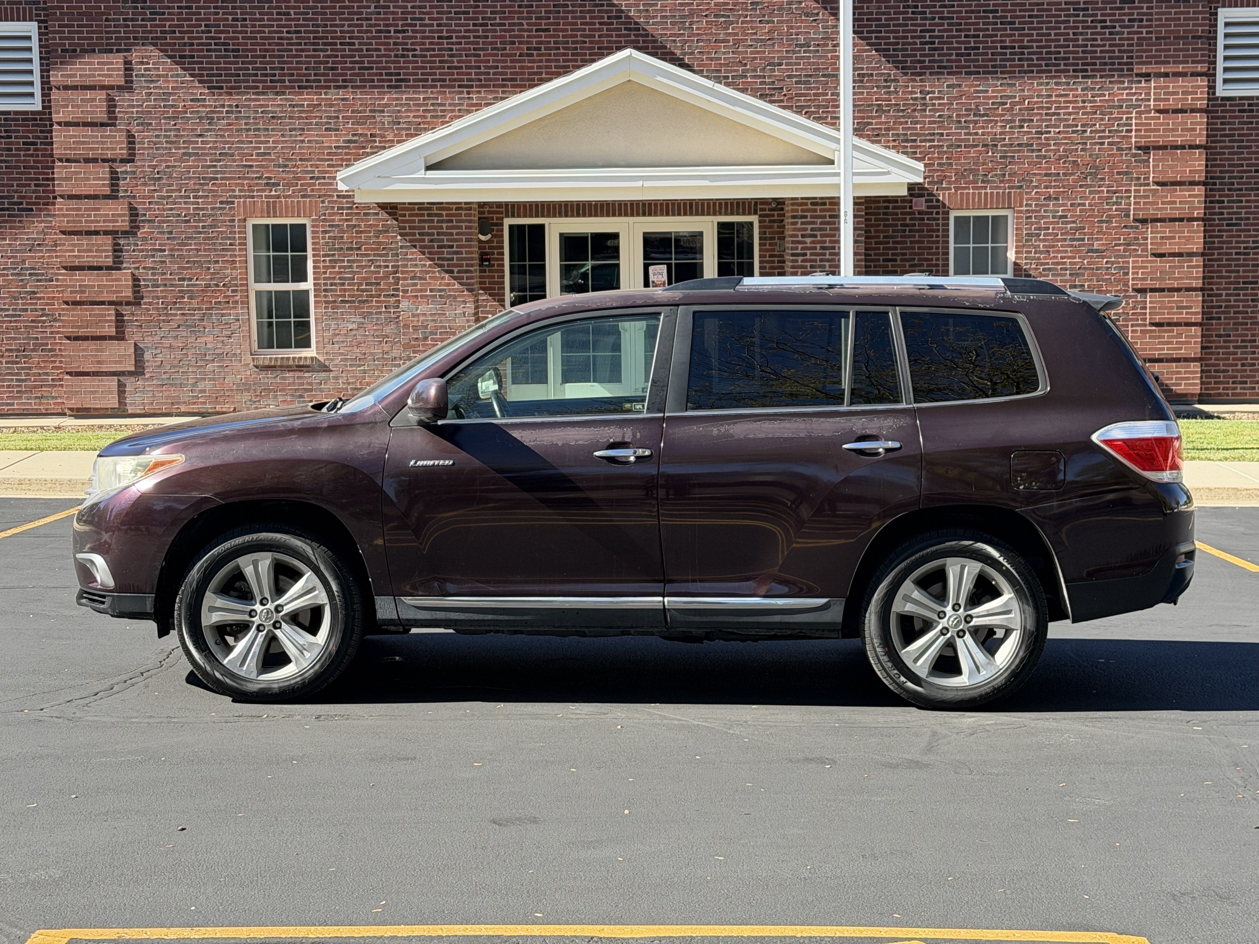Used 2013 Toyota Highlander Limited FWD image 3