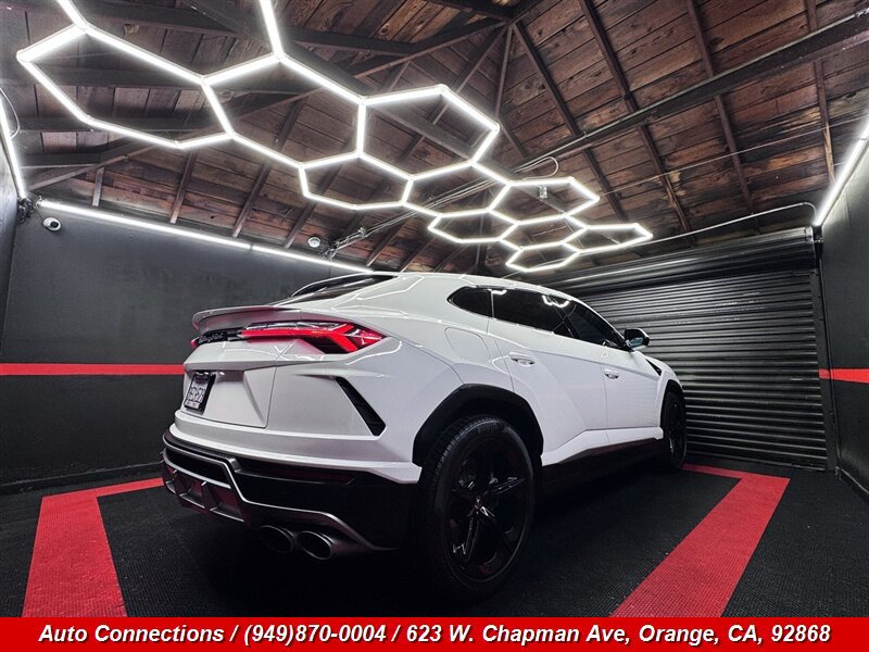 Used 2021 Lamborghini Urus AWD/4WD image 3