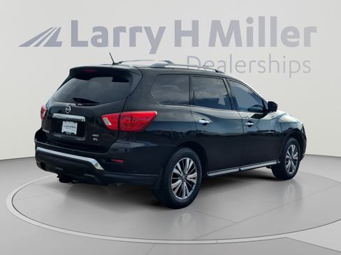 Used 2018 Nissan Pathfinder SL AWD/4WD image 5
