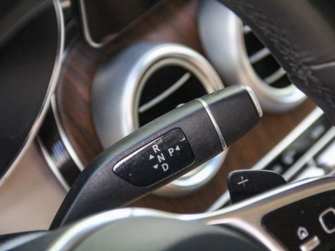 Used 2022 Mercedes-Benz GLC 300 4MATIC w/ Premium Package Lite image 18