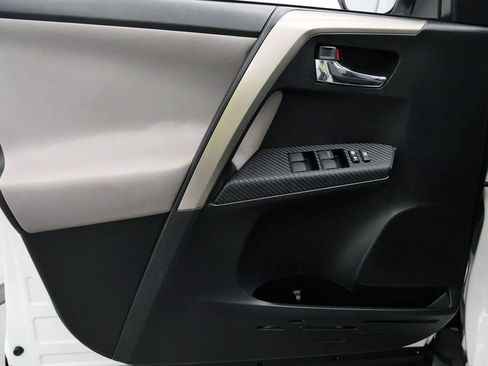 Used 2015 Toyota RAV4 XLE AWD/4WD image 12