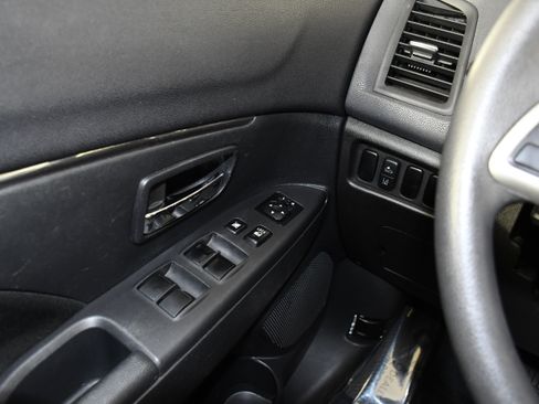 Used 2022 Mitsubishi Outlander Sport ES AWD/4WD image 31
