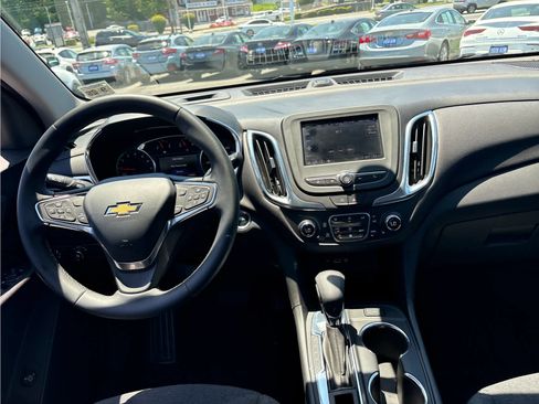 Certified 2024 Chevrolet Equinox LT w/ LPO, Floor Liner Package FWD image 21
