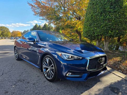 Used 2019 INFINITI Q60 3.0t Luxe w/ Essential Package image 7