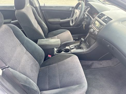 Used 2005 Honda Accord LX image 28
