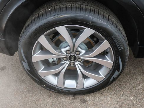 New 2026 Land Rover Discovery Sport Landmark image 13