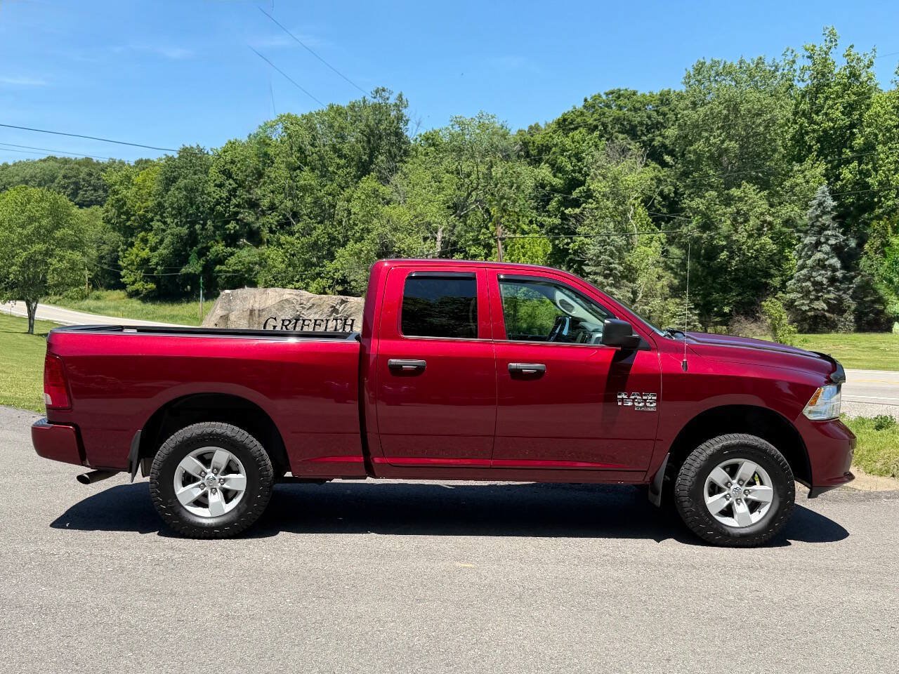 Used 2019 RAM 1500 Express AWD/4WD image 4