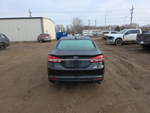 Used 2018 Ford Fusion SE w/ Fusion SE Technology Package image 6