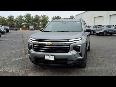 New 2026 Chevrolet Traverse LT w/ Driver Confidence Package image 3