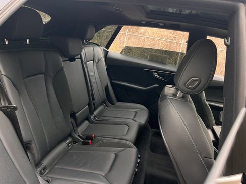 Used 2019 Audi Q8 Premium w/ Convenience Package image 28
