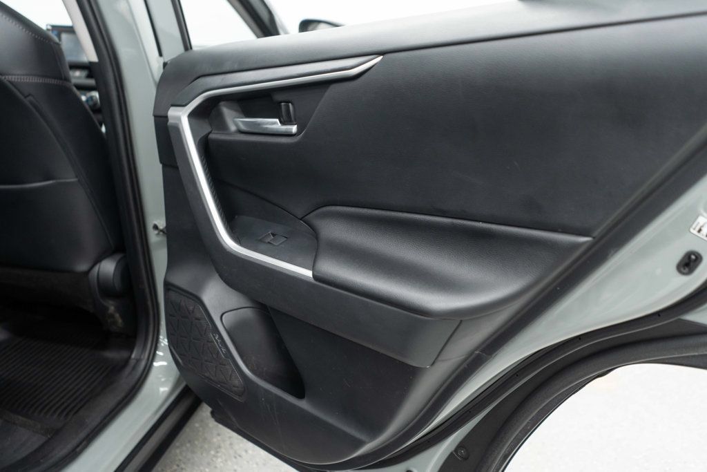 Used 2019 Toyota RAV4 XLE Premium AWD/4WD image 27