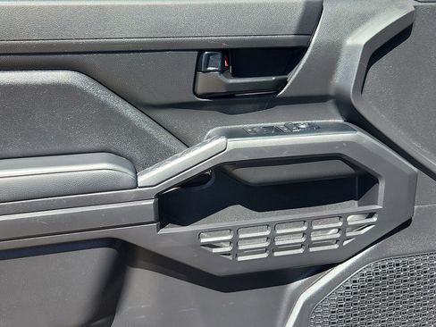 Used 2024 Toyota Tacoma SR image 9