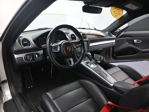 Used 2018 Porsche 718 Cayman S RWD image 12