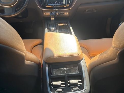 Used 2020 Volvo XC60 T5 Inscription w/ Protection Package Premier AWD/4WD image 26