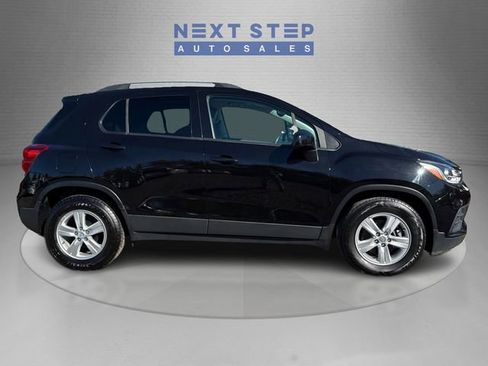 Used 2021 Chevrolet Trax LT image 9