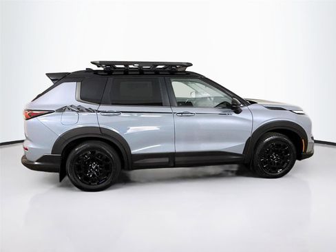 New 2026 Mitsubishi Outlander SE AWD/4WD image 8