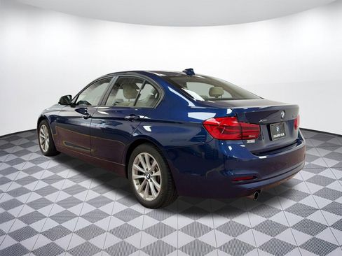 Used 2018 BMW 320i xDrive Sedan w/ Convenience Package AWD/4WD image 3