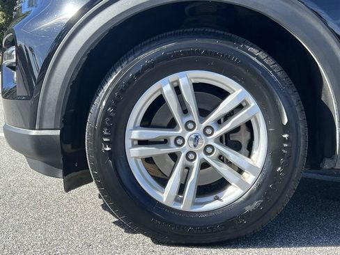 Used 2021 Ford Explorer XLT w/ Equipment Group 202A image 11