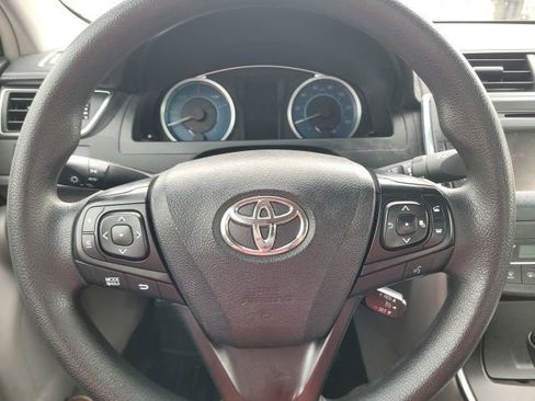 Used 2015 Toyota Camry LE image 20