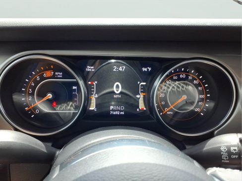Used 2020 Jeep Wrangler Unlimited Sahara AWD/4WD image 23