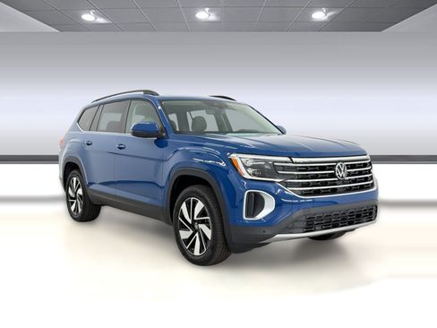 Used 2026 Volkswagen Atlas SE w/ Panoramic Sunroof Package FWD image 7