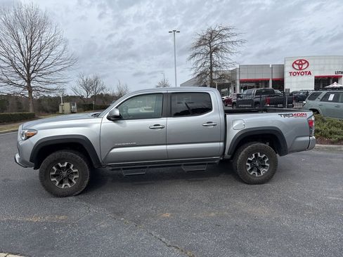 Used 2023 Toyota Tacoma TRD Off-Road image 3