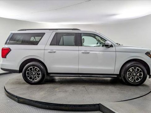 Used 2023 Ford Expedition Max XLT image 8