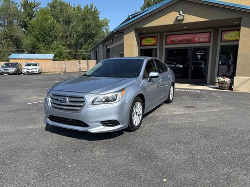 Used 2017 Subaru Legacy 2.5i Premium image 3