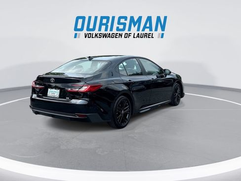 Used 2025 Toyota Camry SE w/ Multimedia Upgrade Package FWD image 8
