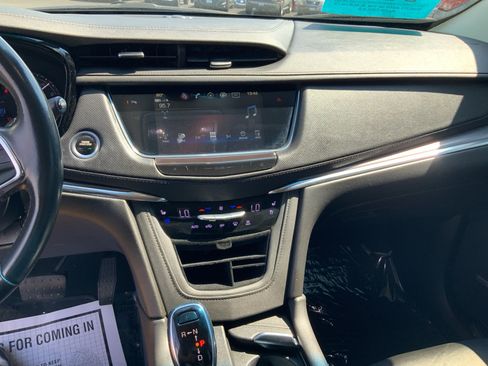 Used 2019 Cadillac XT5 Premium Luxury AWD/4WD image 14