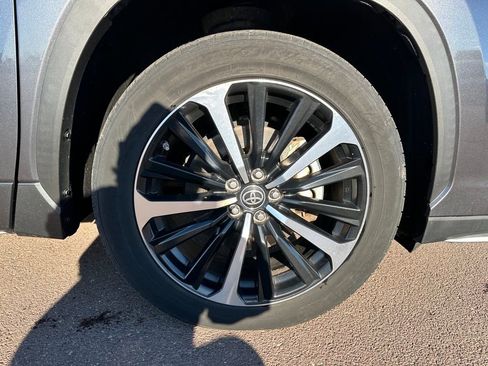 Used 2021 Toyota Highlander XSE image 41