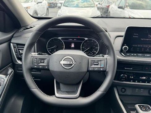 Certified 2026 Nissan Rogue SV FWD image 12