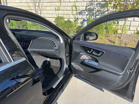 Used 2025 Mercedes-Benz E 350 4MATIC Sedan image 15