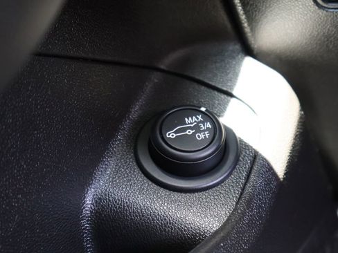 Used 2024 GMC Terrain SLT FWD image 34