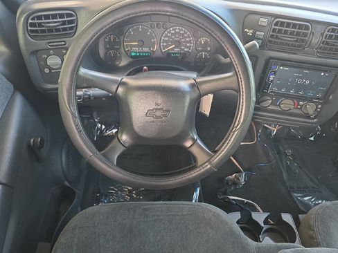 Used 2001 Chevrolet Blazer LS w/ Driver Convenience Pkg AWD/4WD image 14