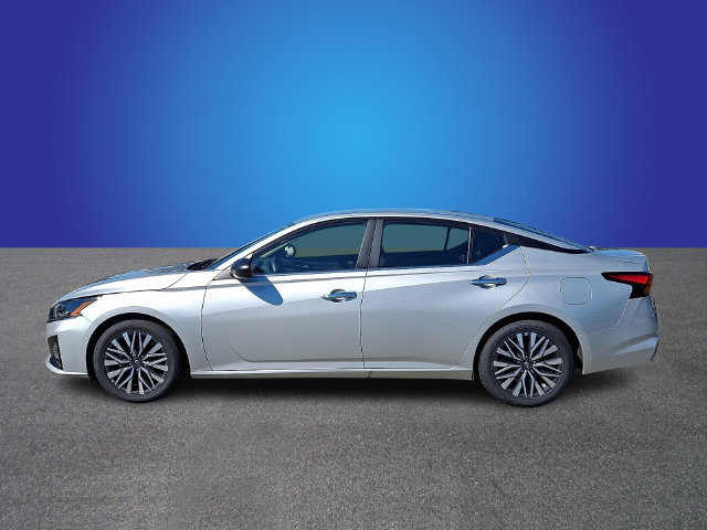 Used 2025 Nissan Altima 2.5 SV FWD image 7