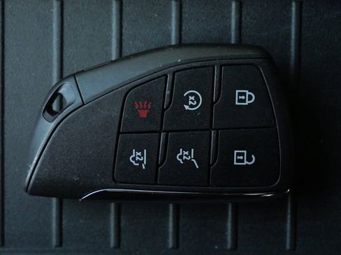 Used 2023 Chevrolet Tahoe Premier w/ Advanced Technology Package image 33