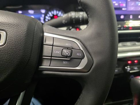 Used 2023 Jeep Compass Latitude AWD/4WD image 15