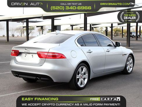 Used 2018 Jaguar XE Premium image 7