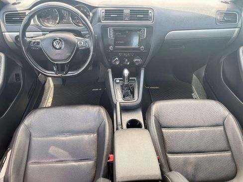 Used 2017 Volkswagen Jetta SE FWD image 15