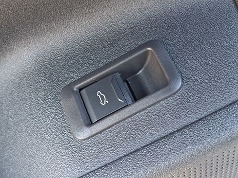 Certified 2025 Audi A6 e-tron Premium Plus w/ Premium Plus image 31